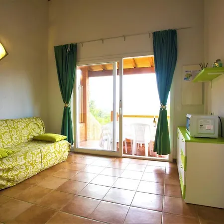Air-conditioned Near Porto Vecchio, 500 M Sea, 6 People, Two Bathrooms Appartamento